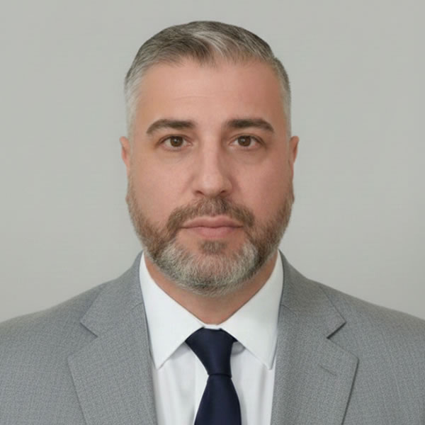 Dr. Maximiliano Roca